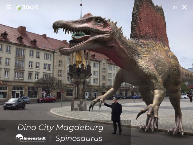 Magdeburgs OB in der Dino City mit einem Spinosaurus