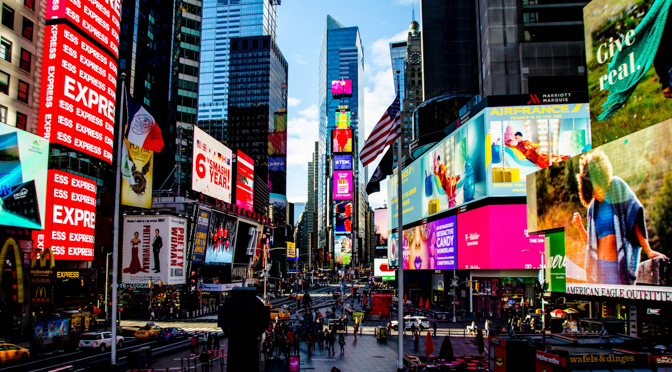 New York Times Square als Beispiel für Werbeflächen im GIM Radar-Blogpost "Quo vadis Werbung"