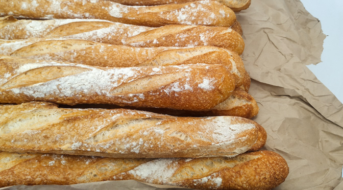 Geschnittenes Baguette